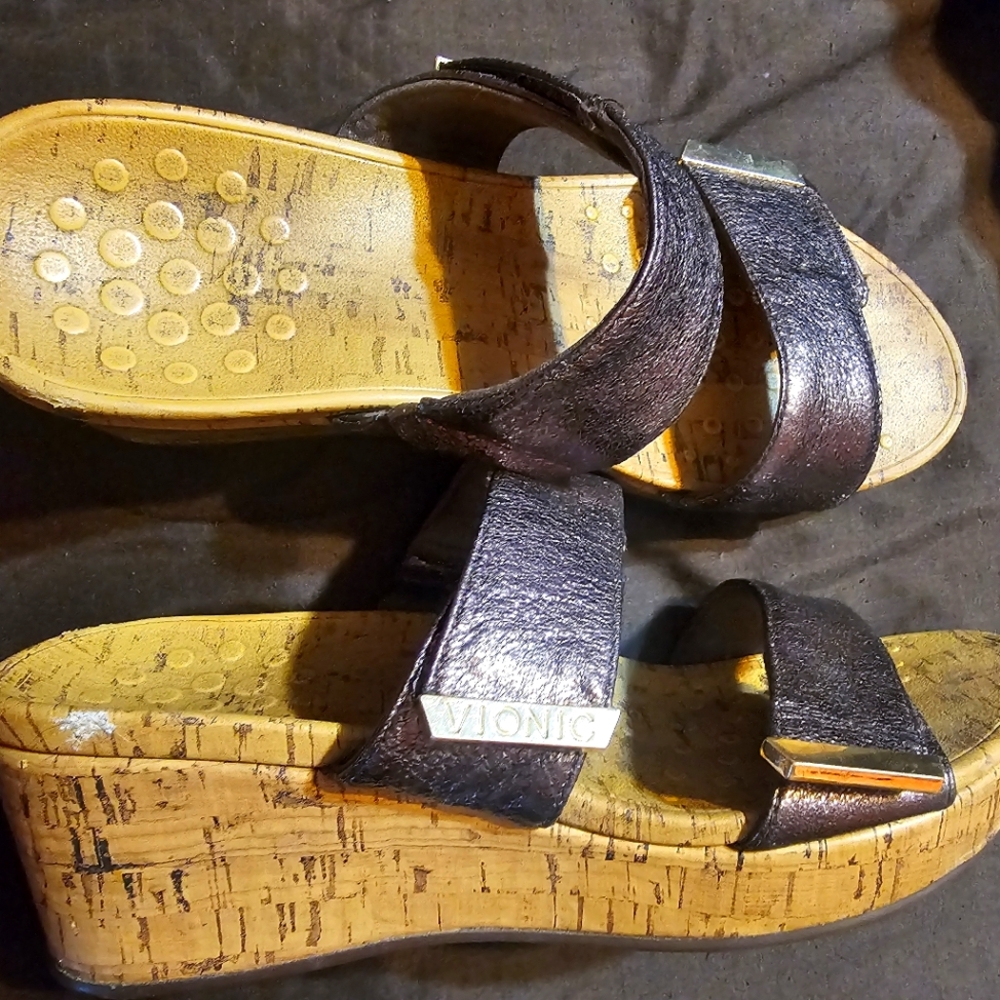 Vionic wedge sandals